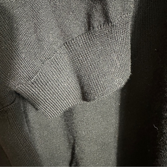 100% merino wool v-neck men's sweater, black, Men's Store at Bloomingdales, XXL - Picture 6 of 6